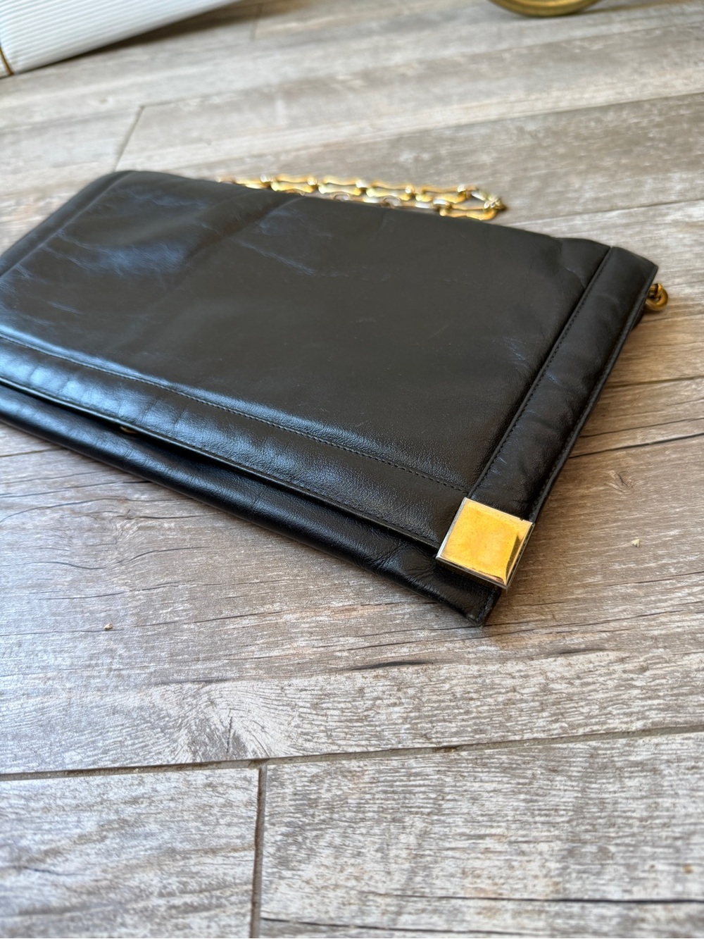 VTG Saks Fifth Avenue Evening Bag
Made in Canada
70s & 80s Perfection